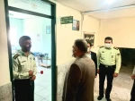 رئیس آموزشکده فنی و حرفه ای پسران گلپایگان به مناسبت هفته نیروی انتظامی از فرمانده انتظامی شهرستان تقدیر کرد. 8