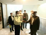 رئیس آموزشکده فنی و حرفه ای پسران گلپایگان به مناسبت هفته نیروی انتظامی از فرمانده انتظامی شهرستان تقدیر کرد. 9