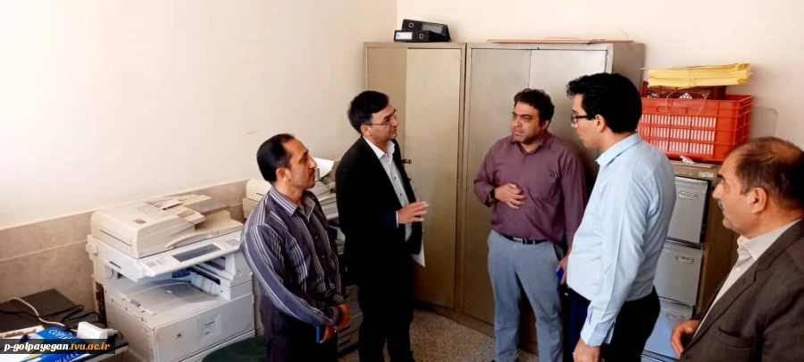 بازدید خادم زاده و خادمی پور از روند برگزاری امتحانات 


 4