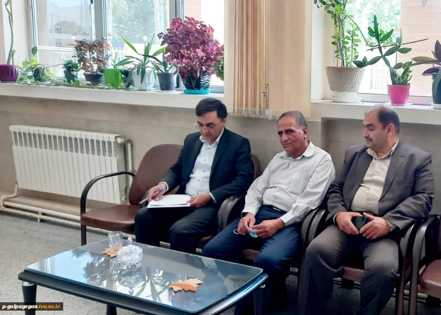 بازدید خادم زاده و خادمی پور از روند برگزاری امتحانات 


 13