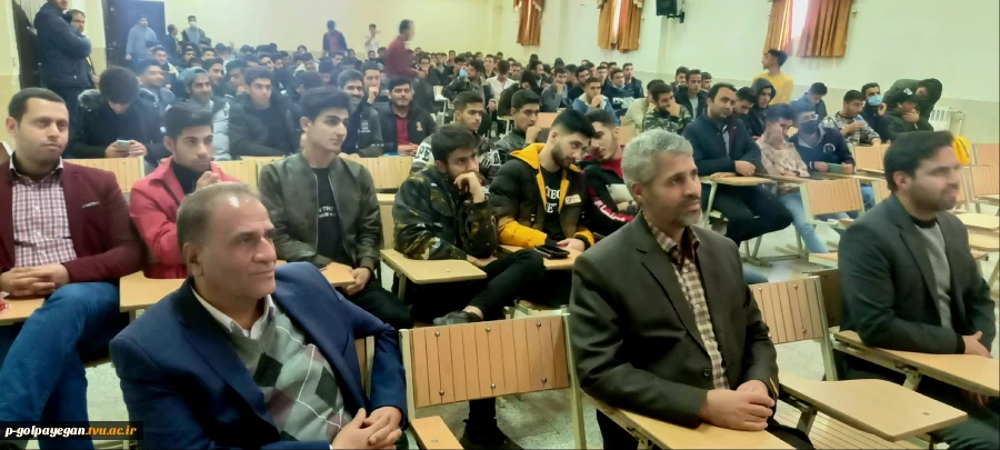 مراسم گرامیداشت 16 آذر –روز دانشجو در آموزشکده فنی و حرفه ای گلپایگان برگزار شد. 10