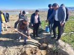 مراسم روز درختکاری در آموزشکده فنی و حرفه ای پسران گلپایگان برگزار شد. 14