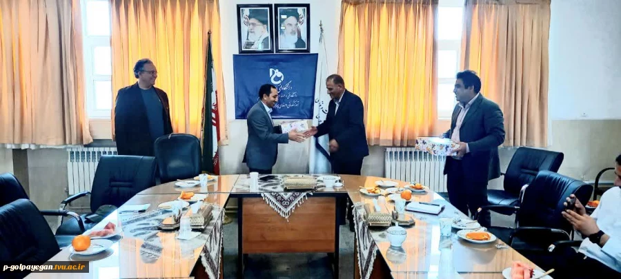 مراسم تودیع معاون آموزش، پژوهش و معاون فرهنگی و دانشجویی آموزشکده برگزار شد. 10