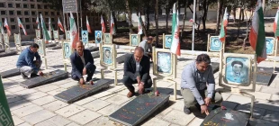 مراسم غبارروبی و عطر افشانی مزار شهدای گمنام به مناسبت هفته دفاع مقدس با حضور رئیس و کارکنان آموزشکده ملی مهارت گلپایگان برگزار گردید.  3