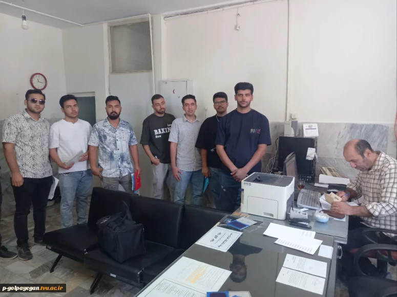 بازدید رئیس آموزشکده ملی مهارت گلپایگان از فرآیند ثبت نام دانشجویان ورودی جدید
