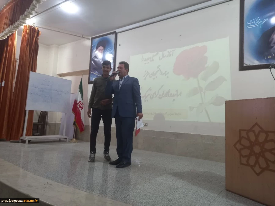 همزمان با ولادت حضرت زینب(س) جلسه توجیهی دانشجویان جدیدالورود برگزار شد. 2