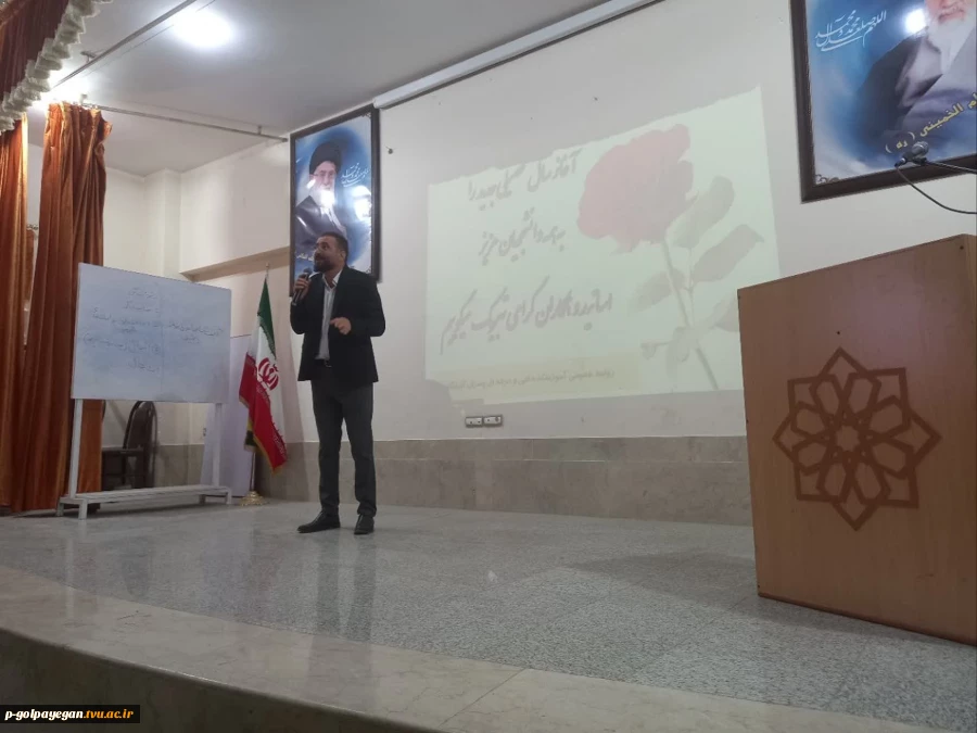 همزمان با ولادت حضرت زینب(س) جلسه توجیهی دانشجویان جدیدالورود برگزار شد. 4