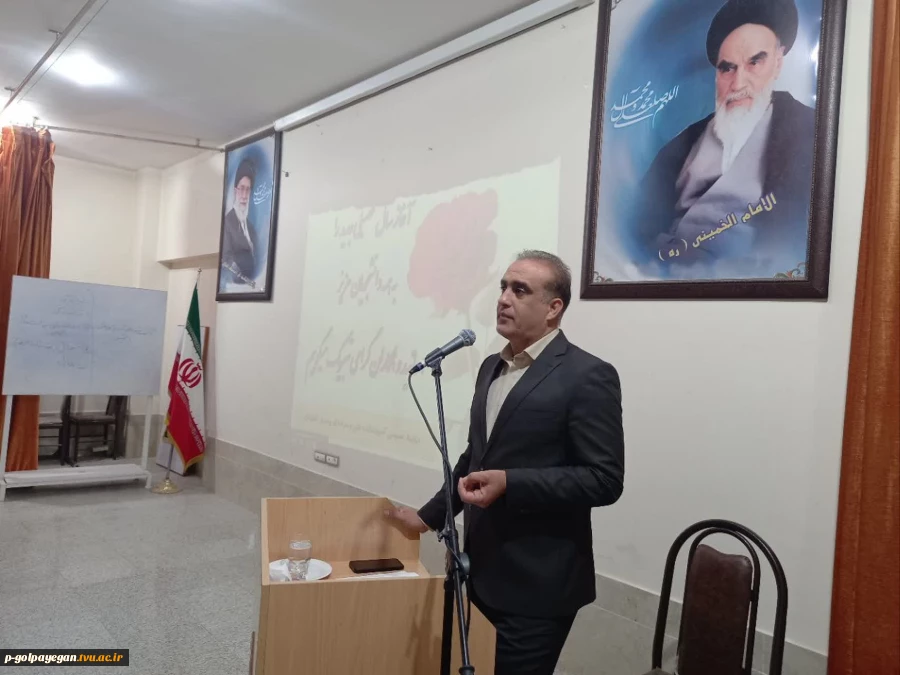 همزمان با ولادت حضرت زینب(س) جلسه توجیهی دانشجویان جدیدالورود برگزار شد. 7