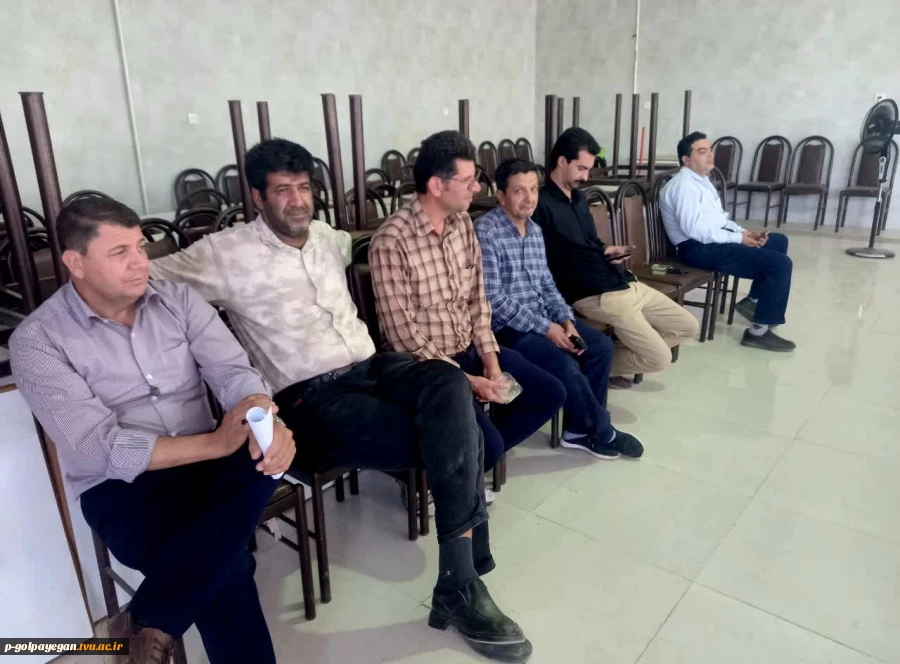 مسابقات تنیس روی میز کارکنان آموزشکده مهارت گلپایگان برگزار و از نفرات برتر تجلیل شد. 5