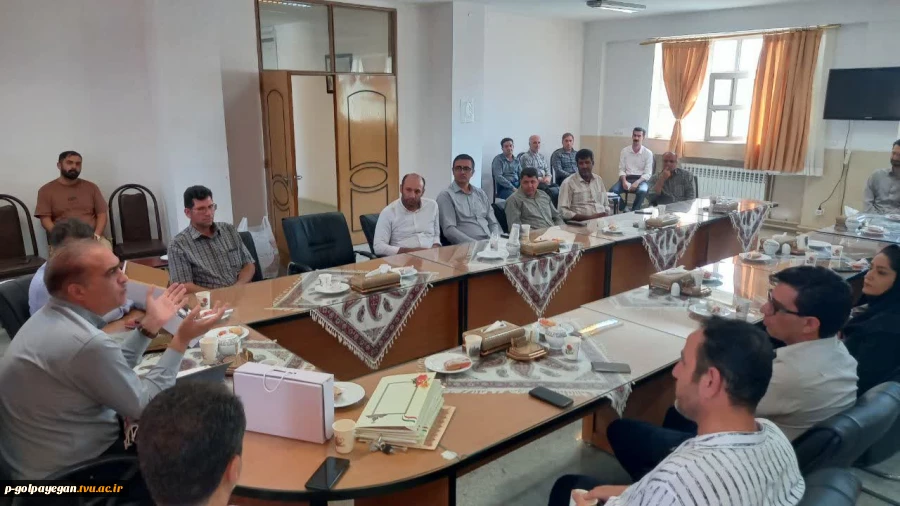 گرامیداشت روز کارمند و تجلیل از کارکنان آموزشکده ملی مهارت گلپایگان 4